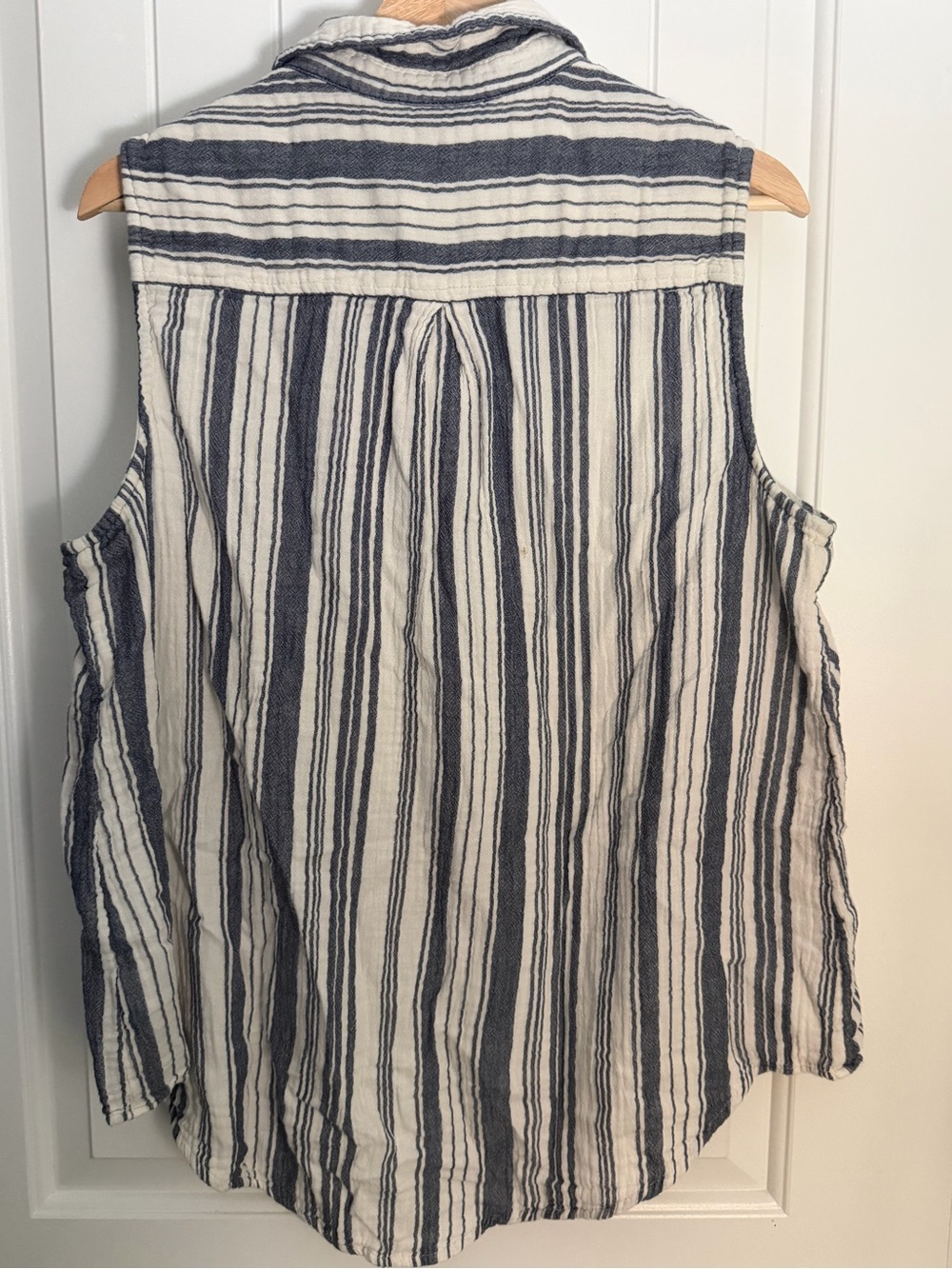Time and Tru Women's Sleeveless Button-Front Striped Tank Top - Navy and White - Picture 2 of 4